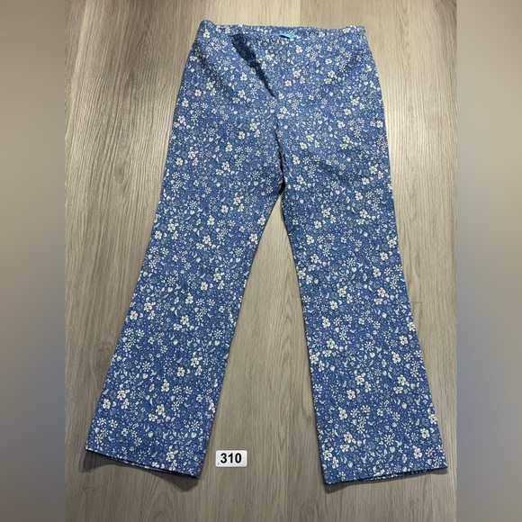 J. McLaughlin Blue Floral Capris Size 6 - Picture 2 of 10